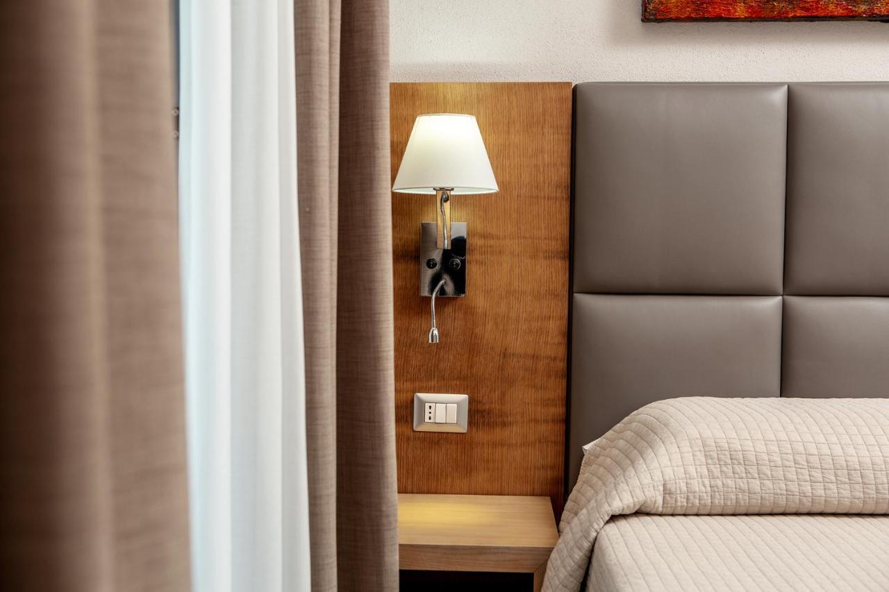 Capotesta Luxury Rooms Santa Teresa Gallura Buitenkant foto
